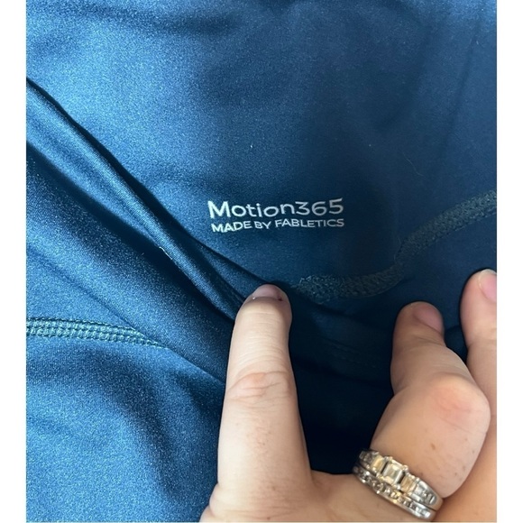 1877. MOTION‎ 365 BY FABLETICS 7/8 LEGGING TEAL IN COLOR SEE MEASUREMENTS MESH - Picture 7 of 11